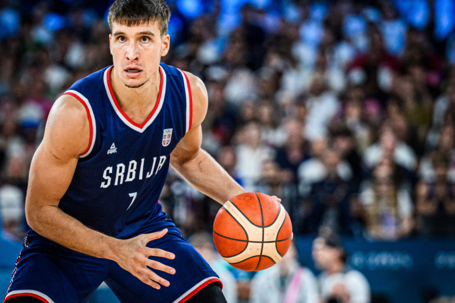 BOGDAN SIGURNO IMA NASLEDNIKA: Ovako je Srbin bodrio Fener iz prvih redova - na njega je POSEBNO BACIO OKO! (VIDEO)