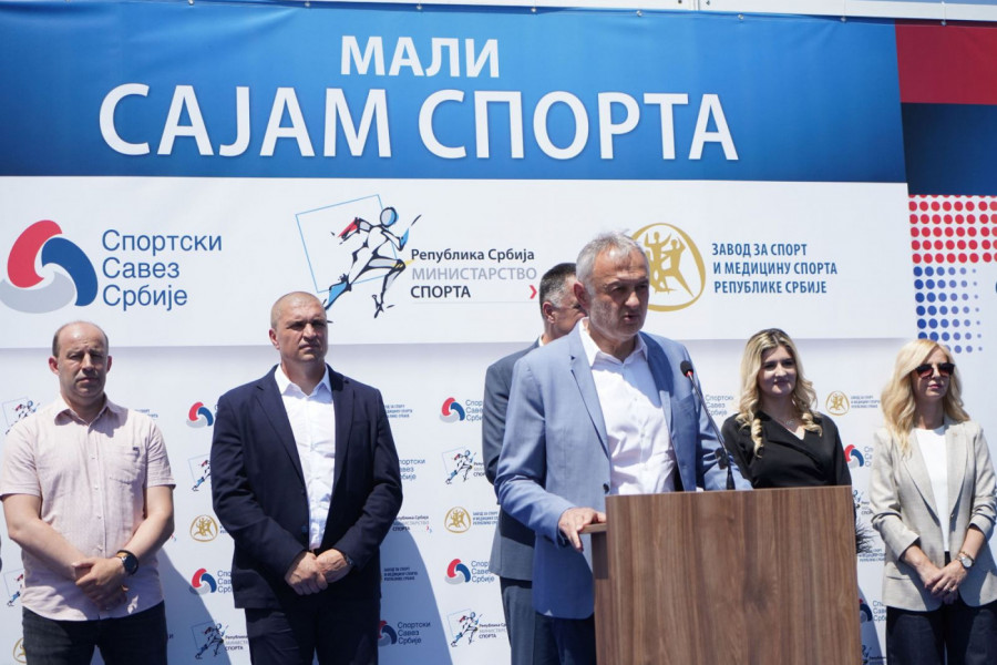 PETI OVOGODIŠNJI MALI SAJAM SPORTA ODRŽAN U NOVOM PAZARU! Ministar Zoran Gajić: Veliko mi je zadovoljstvo što sam danas ovde